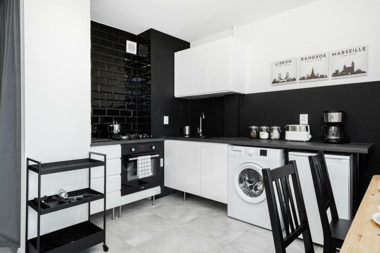 First Central Apartments By Noclegi Renters Varsovia Exterior foto